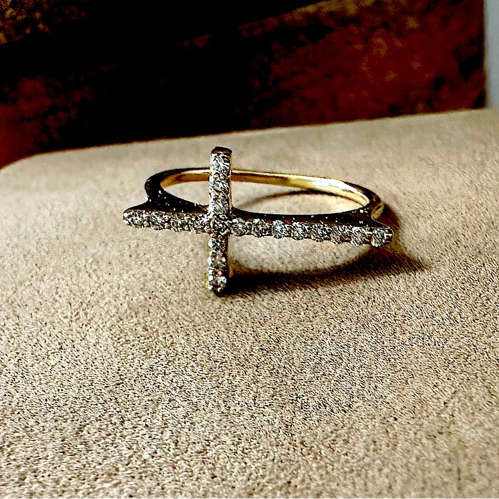 Elegant 14K Gold with diamonds ring